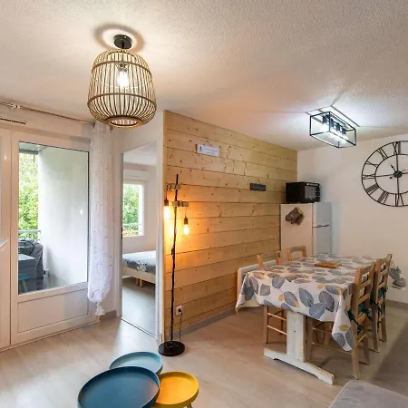 Apartment T2 Cabine, Terrasse, Piscine, Parking, Proche Commodites Et Ski, - Fr-1-402-131 *